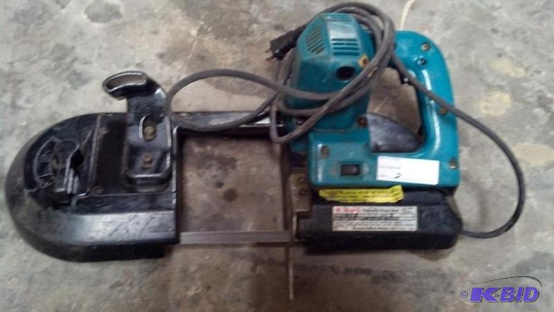 Makita Portable Bansaw 115 Volt with low and high speed  in working condition