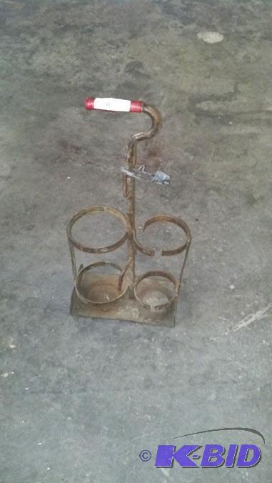 O2 carrier with red handle