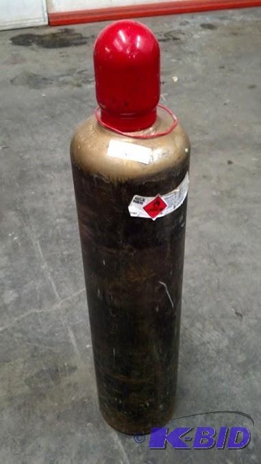 Gold with red top 72lb Acetylene welding tank