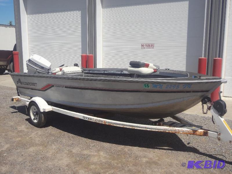 lot 1 image: 1989 Alumacraft Dominator 16ft Fish...