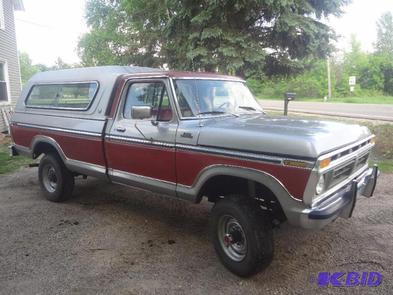 lot 2 image: 1977 Ford F.250 Custom High-Boy, 12...