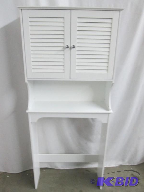 lot 15 image: McLeland Design Ellsworth White Bath Collection