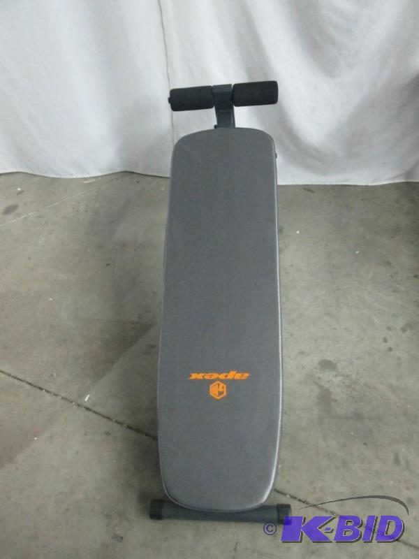 lot 20 image: Apex Utility Slant Board