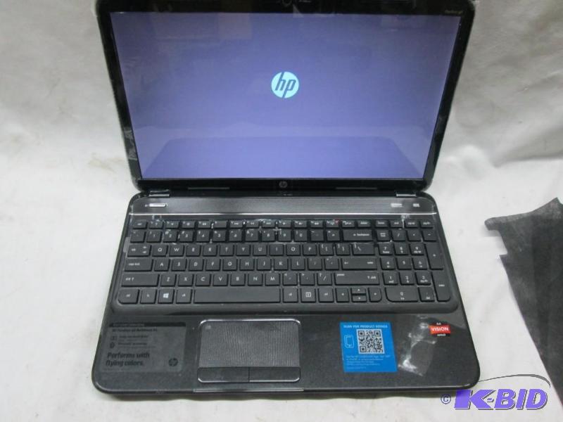 lot 3 image: HP Pavilion 15.6 4GB Laptop