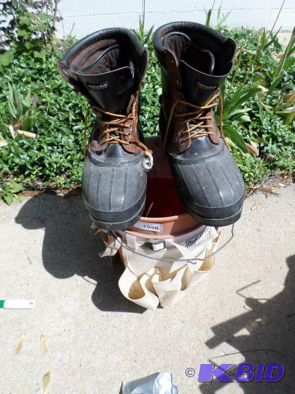lot 125 image: contractor buket with strap, pair o...