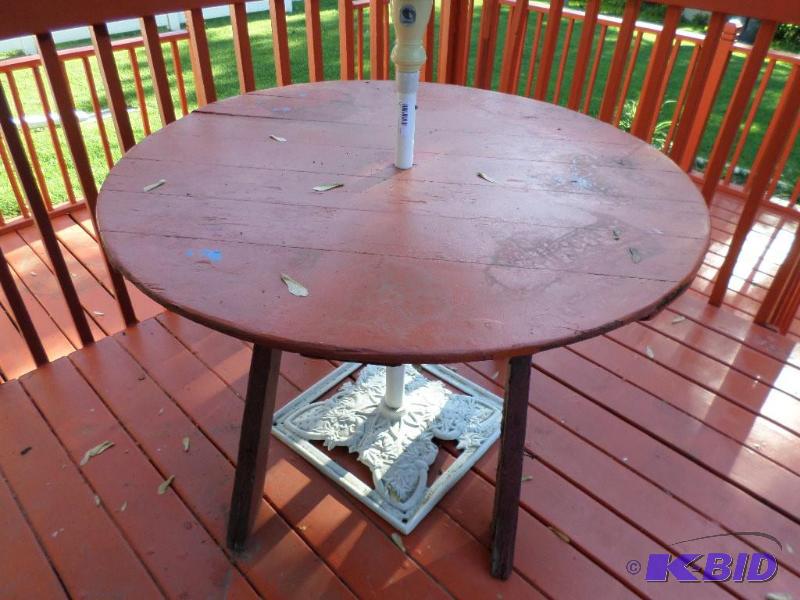 lot 26 image: Red 4ft Patio Table (Umbrella not i...