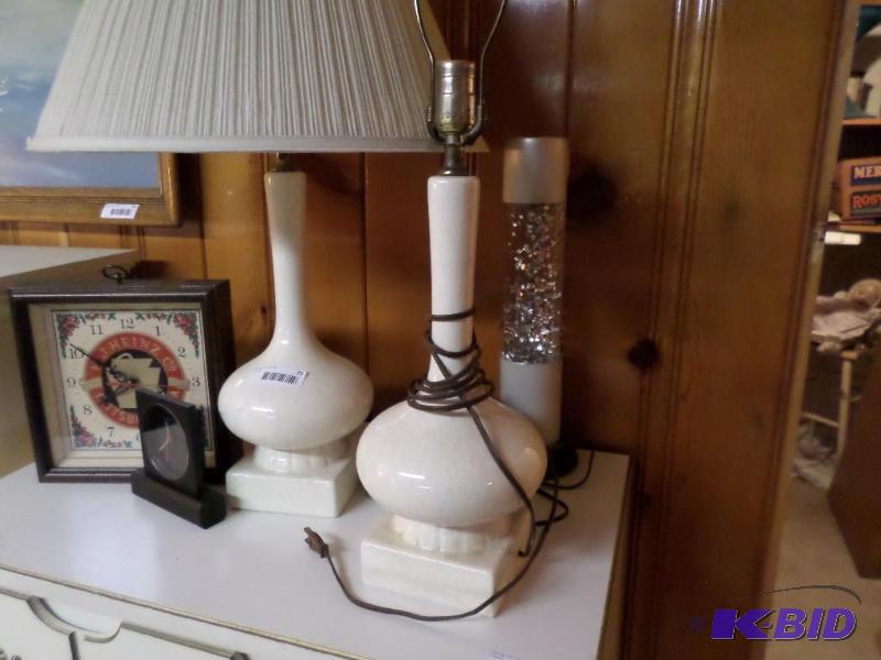 lot 70 image: HJ Heinz Co. Clock, white lamp 2, l...