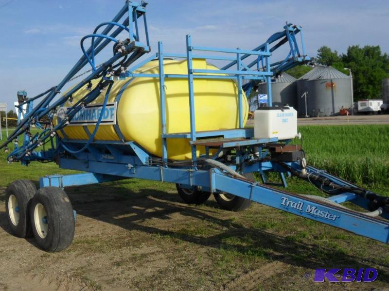 lot 1 image: Blumhardt&nbspTrail Master Sprayer...