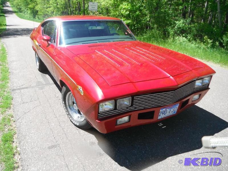 lot 1 image: 1969 Chevrolet Chevelle Malibu, Two...