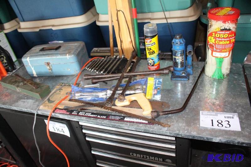 lot 183 image: Miscellaneous Lot of Plastic Ties, ...