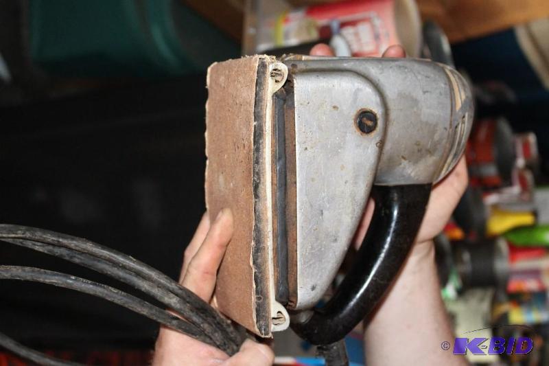 lot 189 image: Sander, Corded, Model# 1000...