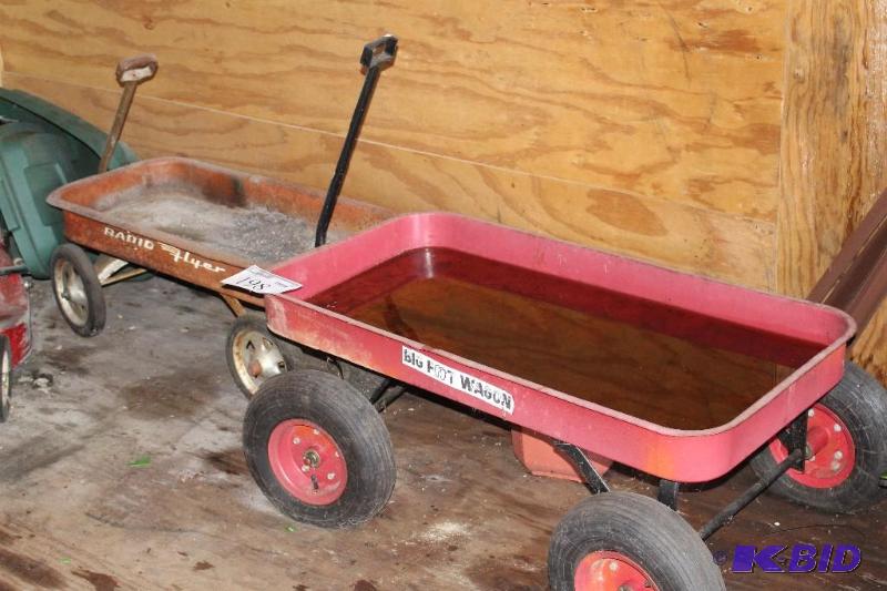 lot 198 image: Lot of (2) Wagons, (1) Radio Flyer,...