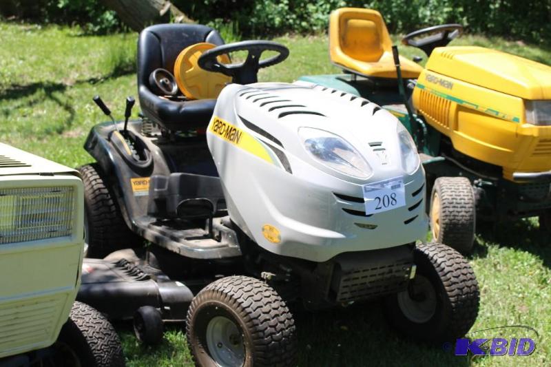 lot 208 image: Yard-Man, 900 Autodrive Series, Mod...