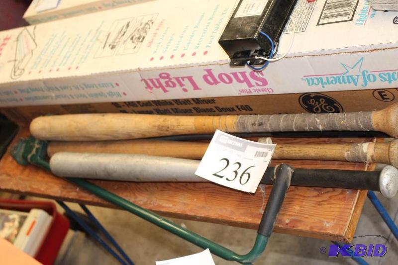 lot 236 image: Lot of (5) Baseball Bats, 29" ...