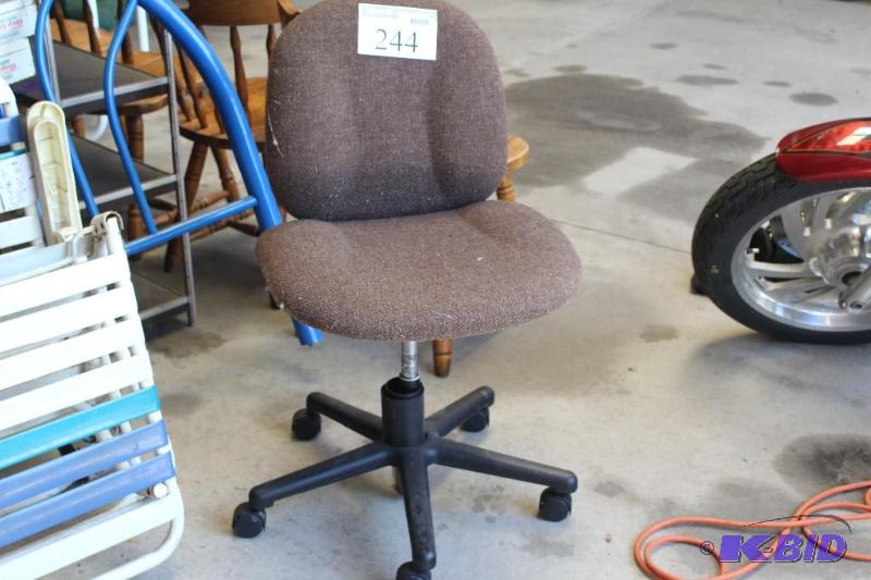 lot 244 image: Swivel, Office Chair, no arm rests...