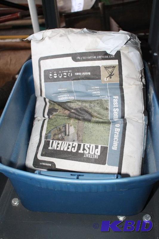 lot 83 image: Lot of (2) Items (1) Tub, (1) Inst...