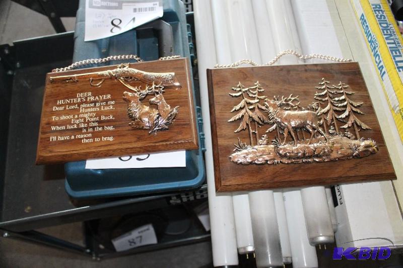 lot 84 image: Lot of (2) Wooden Plaques, (1) Hunt...