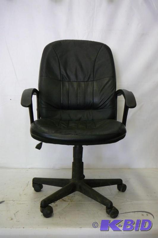lot 14 image: Black leather office chair Sold &qu...
