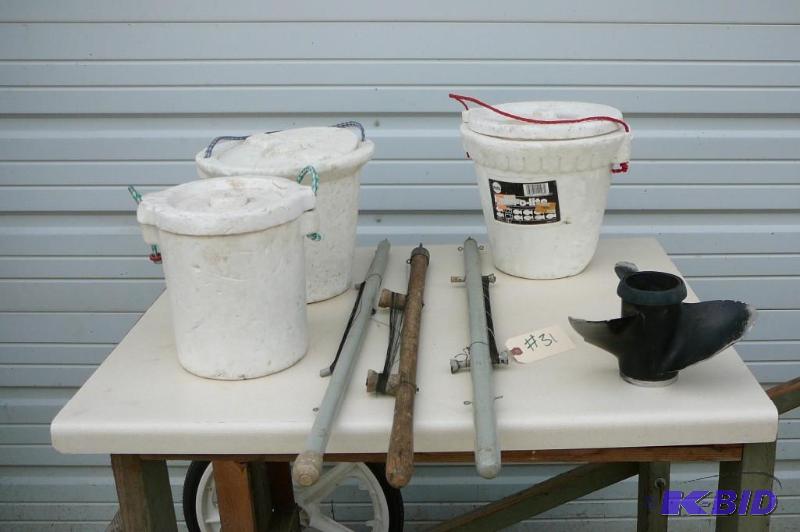 lot 31 image: 3 Ice poles sticks , 3 foam minnow ...