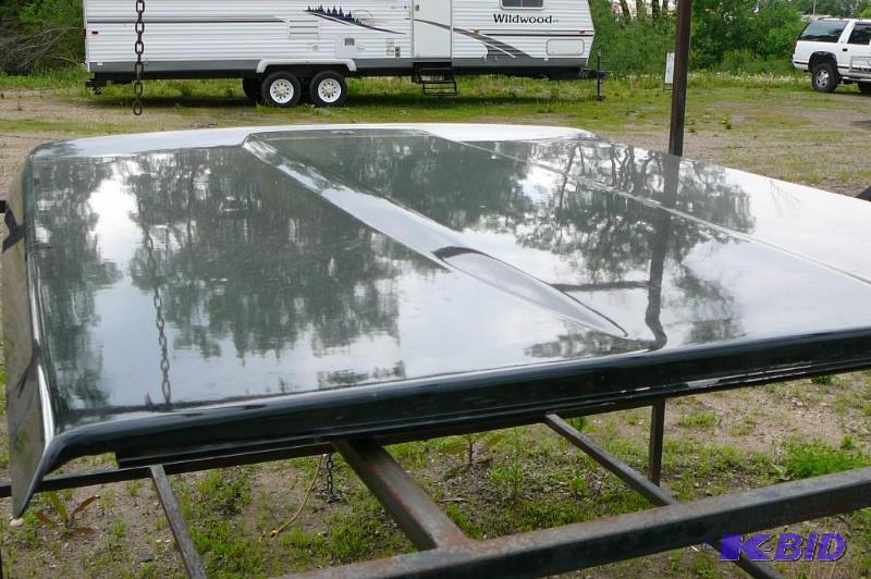 lot 37 image: Fiber glass tonneau&nbspcover Blac...