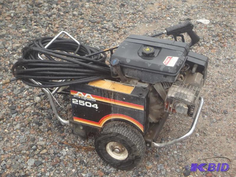 lot 7 image: Mi-T-M 9HP Power Washer With Hos e ...