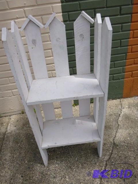 lot 165 image: Picket Fence Shelf 17" X 10&qu...