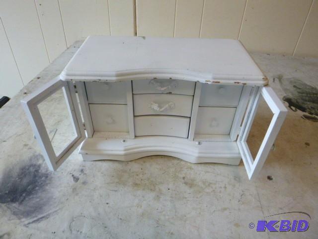 lot 167 image: Jewelry Box...