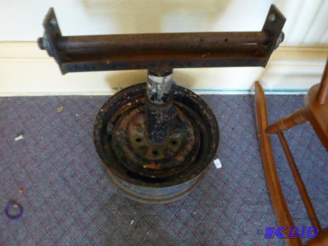 lot 28 image: Homemade Roller Stand...