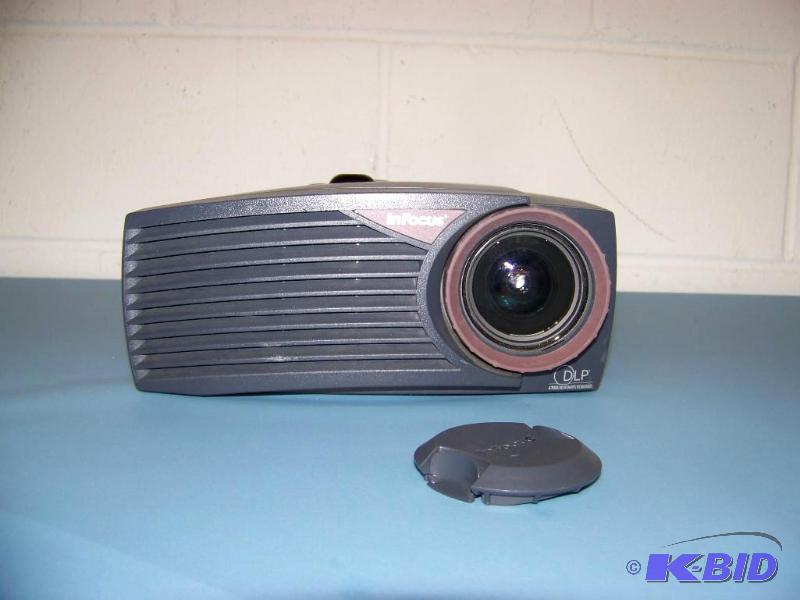 lot 11 image: InFocus, LP400, DLP Projector