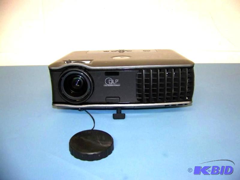 lot 8 image: Dell, 2400MP, DLP Projector