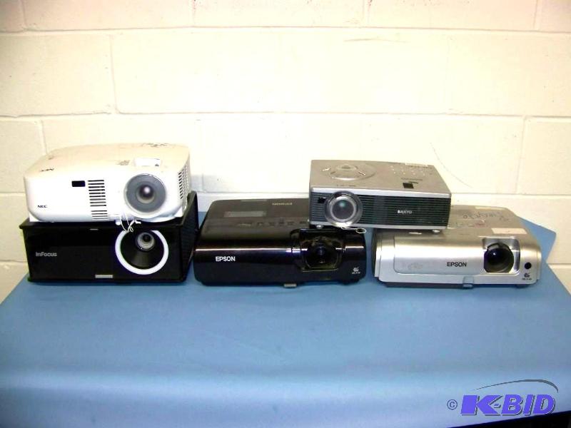 lot 92 image: Projector PARTS  REPAIR lot
