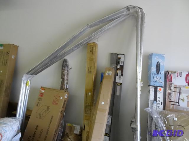lot 11 image: Full size soccer net. Metal frame. ...