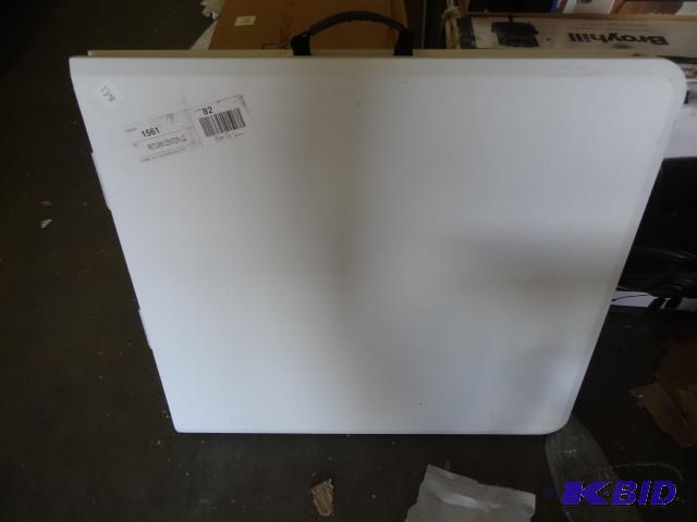 lot 138 image: Lifetime 60 x 28 folding table...