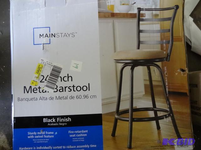 lot 19 image: Main stays 24" metal bar stool...