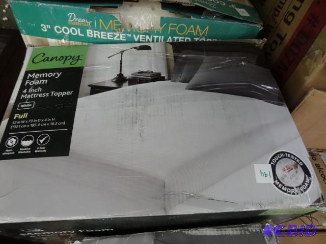 lot 194 image: Memory foam. 4" mattress toppe...