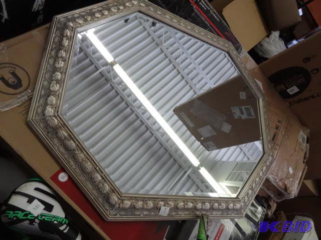 lot 211 image: Wall hanging mirror. 41 x 33...