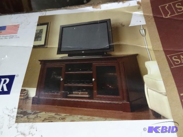 lot 220 image: Sauder entertainment credenza...