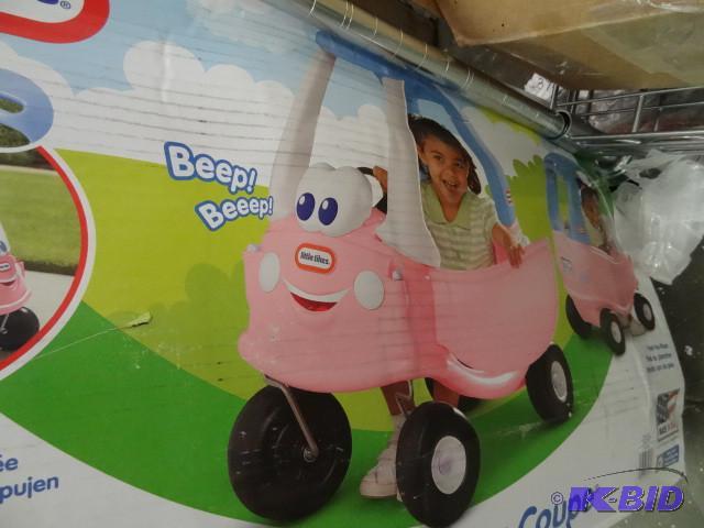lot 273 image: Little tykes princess cozy coupe...