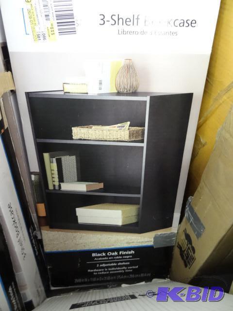 lot 41 image: Main stays 3 shelf book case. 31.65...