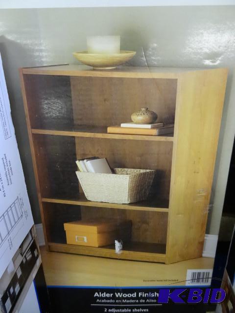 lot 46 image: Main stays 3 shelf book case. 29.69...