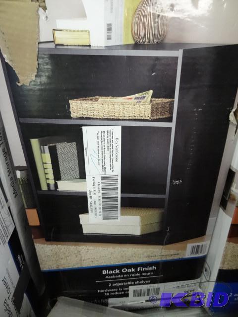 lot 47 image: Main stays 3 shelf book case. 29.69...