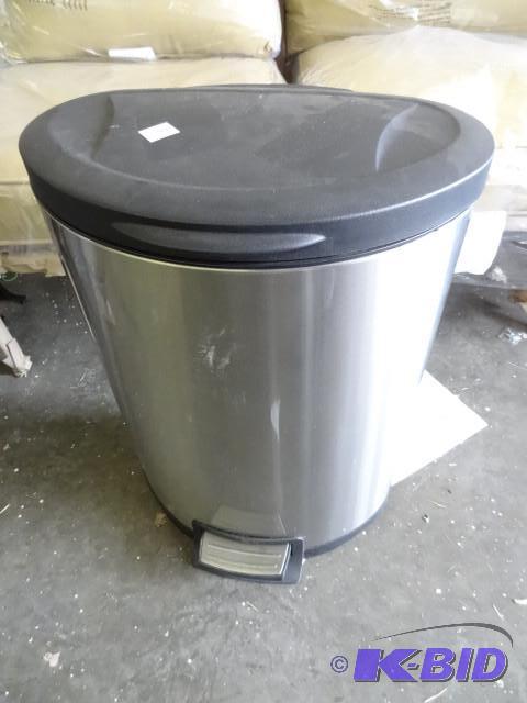 lot 9 image: Garbage can with flip up lid. Lid i...