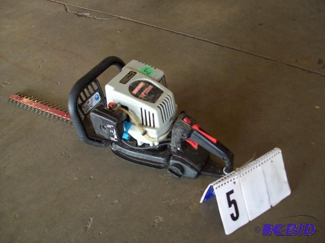 lot 5 image: Craftsman 19 Gas Hedge Trimmer