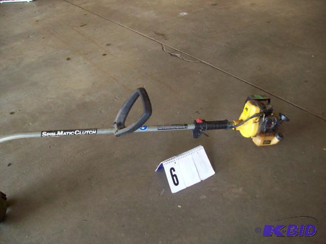 lot 6 image: Mcculloch weed trimmer