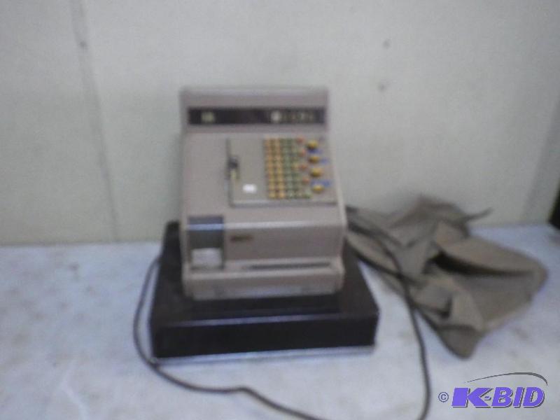 lot 52 image: NCR cash register, with key...