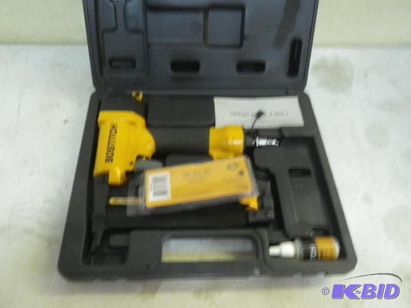 lot 71 image: Bostitch brad nailer, looks new...