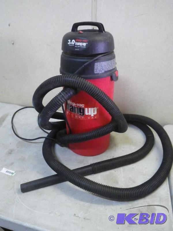 lot 82 image: shop vac, hang up...