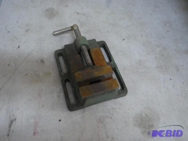 lot 85 image: machinists vise...