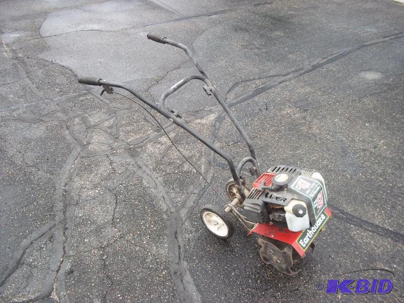 lot 6 image: Earthquake MC 43 Garden Tiller...