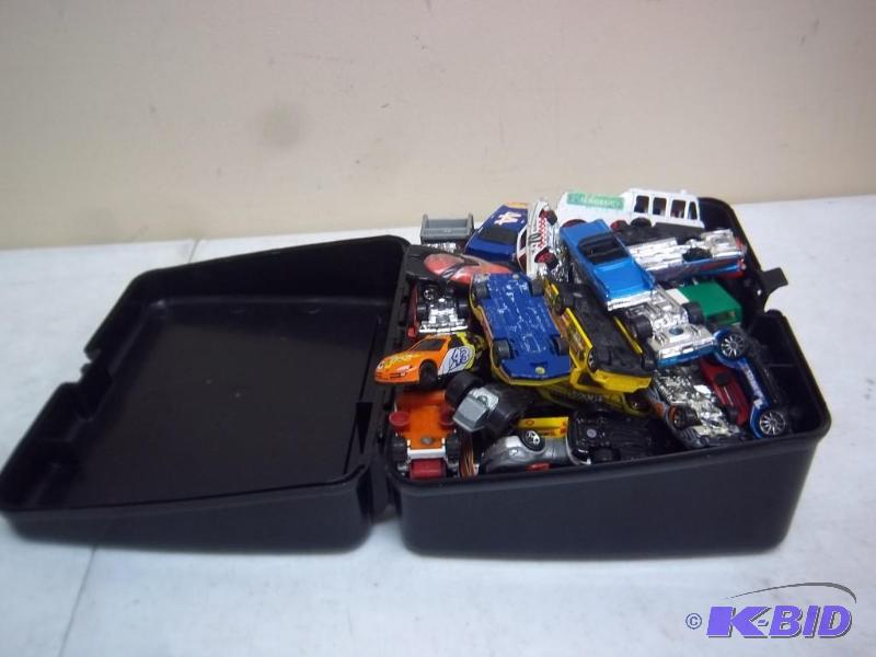 lot 148 image: Hot Wheels Lunch Box Full Of Cars...